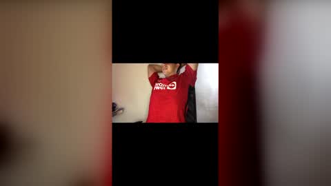 Snapshot of juannvalencia11 chatting on 04.11.26 juannvalencia11 online show from 04.11.26