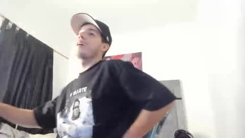 juannvalencia11 online show from 04.22.26
