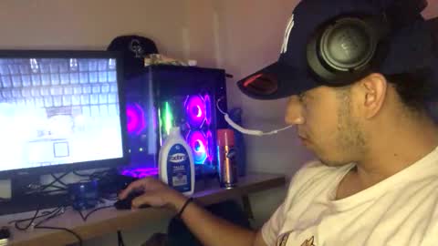 juannvalencia11 online show from 05.13.26