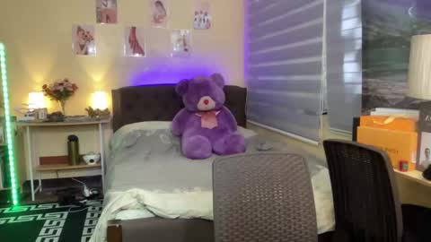 Snapshot of judiella chatting on 02.02.25 EloiseMoree online show from 02.02.25