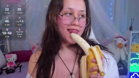 Snapshot of judithsilva chatting on 12.19.25 JudithSilvia online show from 12.19.25