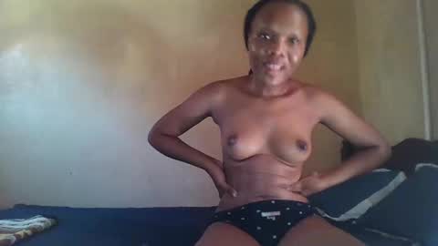 Snapshot of juice_petite3 chatting on 12.29.24 juice_petite3 online show from 12.29.24