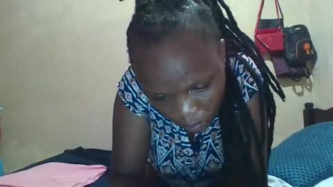 Snapshot of juice_petite3 chatting on 02.19.25 juice_petite3 online show from 02.19.25