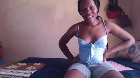 Snapshot of juice_petite3 chatting on 02.26.25 juice_petite3 online show from 02.26.25