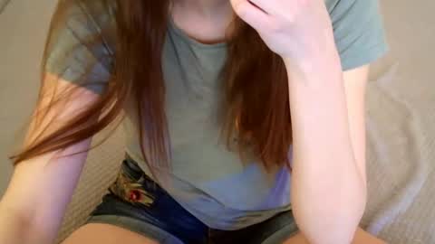 Snapshot of juicetalia chatting on 02.19.25 JuiceTalia online show from 02.19.25