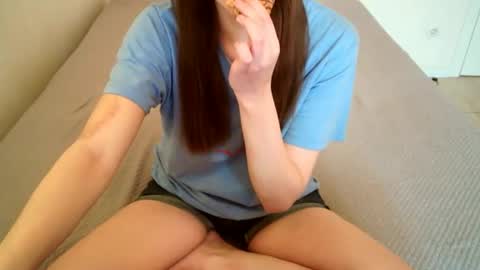 Snapshot of juicetalia chatting on 11.02.25 JuiceTalia online show from 11.02.25