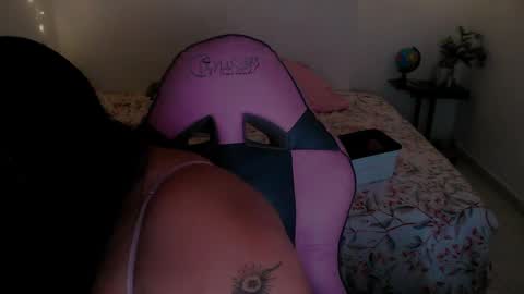 Snapshot of juicy_elenxx chatting on 09.19.25 EleN online show from 09.19.25