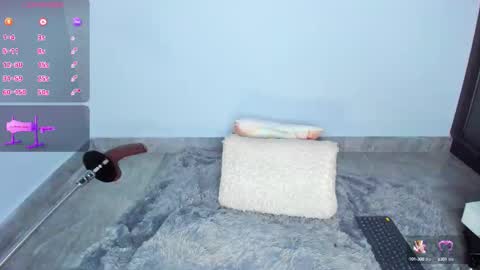 Snapshot of juicy_sky chatting on 10.22.25 Your Paradise online show from 10.22.25