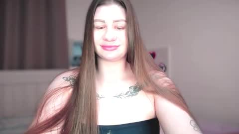 Snapshot of juicyhelenx chatting on 02.25.26 Elena online show from 02.25.26