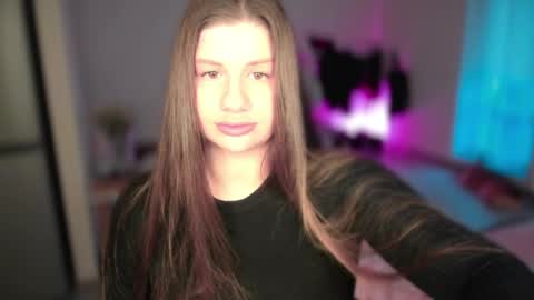 Elena online show from 04.30.26