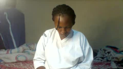 Snapshot of juicyicequeen chatting on 11.18.25 juicyicequeen online show from 11.18.25