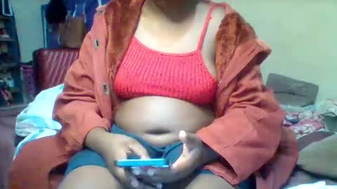 Snapshot of juicyicequeen chatting on 11.24.25 juicyicequeen online show from 11.24.25