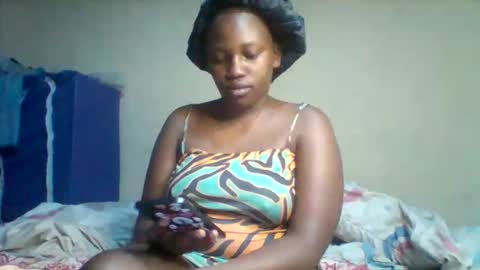 Snapshot of juicyicequeen chatting on 12.01.25 juicyicequeen online show from 12.01.25