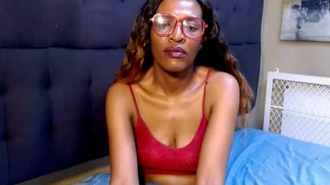 Snapshot of juicykayxxx chatting on 12.16.25 Miss Kay online show from 12.16.25