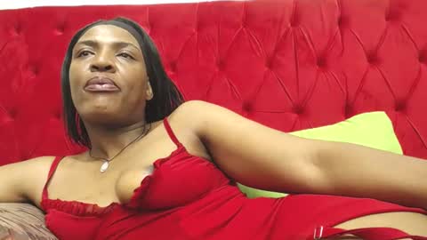Snapshot of juicykayxxx chatting on 06.19.26 Miss Kay online show from 06.19.26