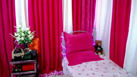 Snapshot of juicyliciousgirl chatting on 07.02.26 Den online show from 07.02.26