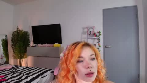 Snapshot of juicyshow chatting on 11.21.25 Hiya Im your sweet Lia online show from 11.21.25