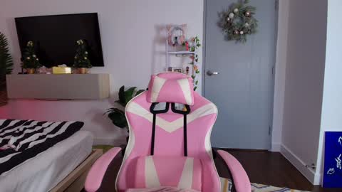 Snapshot of juicyshow chatting on 12.03.25 Hiya Im your sweet Lia online show from 12.03.25