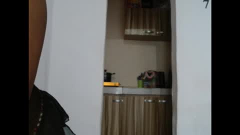 Snapshot of juicyxpink chatting on 11.19.25 juicyxpink online show from 11.19.25