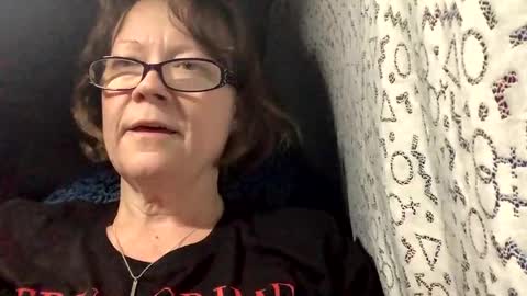 Snapshot of jujukitty chatting on 10.22.25 JuJuKitty online show from 10.22.25