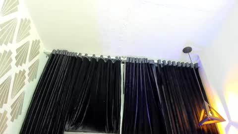 Snapshot of julescornett chatting on 02.28.25 Julees online show from 02.28.25