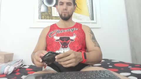 Snapshot of juleslatin122 chatting on 01.23.25 Jules online show from 01.23.25