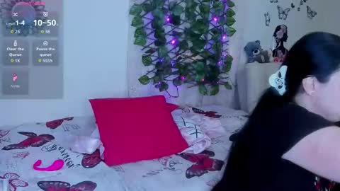 juli_castillo1 online show from 04.20.26