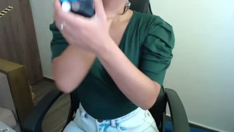 Snapshot of juli_love11 chatting on 12.31.24 JULIETA online show from 12.31.24