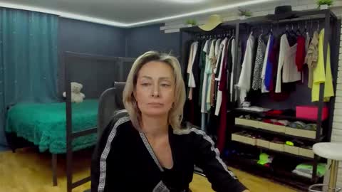 julia__cherry_ online show from 12.14.25
