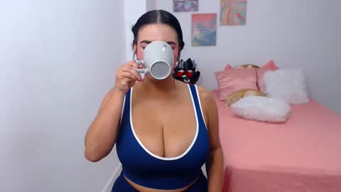 julia online show from 12.03.25