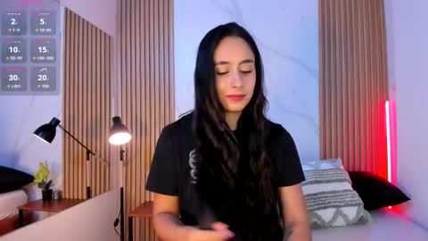 J U L IA   M A R T I N E Z online show from 02.18.26