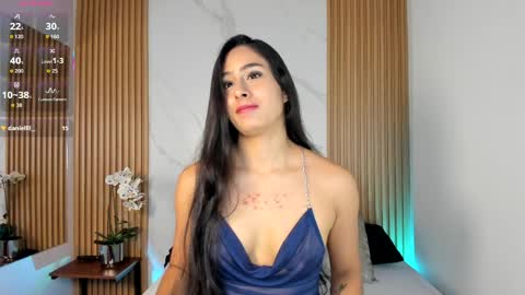 J U L IA   M A R T I N E Z online show from 04.24.26