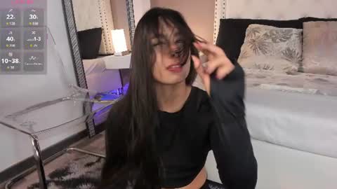 Snapshot of julia_martinezz_ chatting on 06.16.26 J U L IA M A R T I N E Z online show from 06.16.26