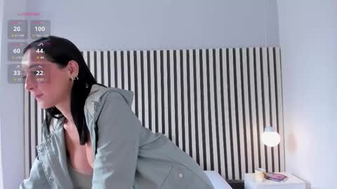 Snapshot of julia_musee chatting on 02.01.26 online show from 02.01.26