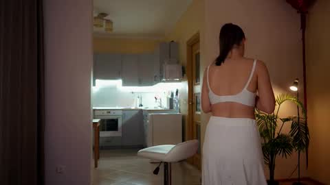 Molly online show from 03.04.26