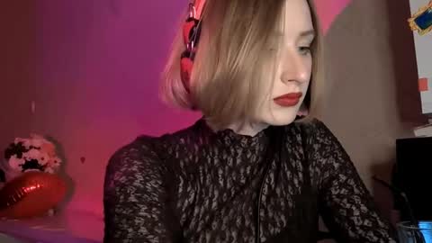 Snapshot of juliahupman chatting on 02.14.26 Kate online show from 02.14.26