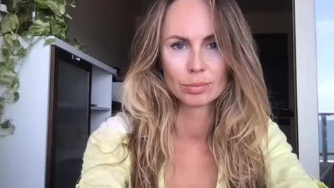 Snapshot of julialemilf chatting on 06.17.26 julialemilf online show from 06.17.26