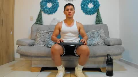 julian_wallace online show from 12.31.24