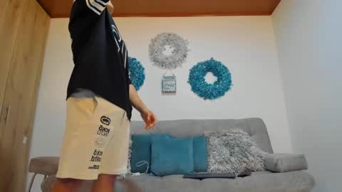 julian_wallace online show from 01.13.25