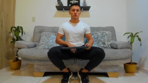 julian_wallace online show from 01.27.25