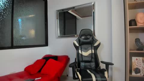 julian_wallace online show from 02.21.26