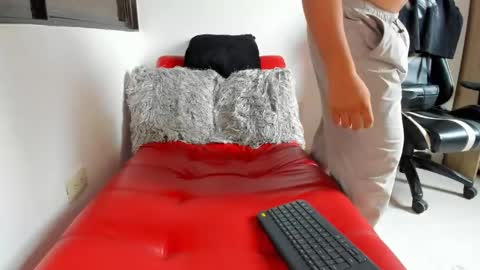 julian_wallace online show from 04.23.26
