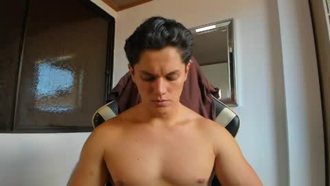 julian_wallace online show from 05.09.26