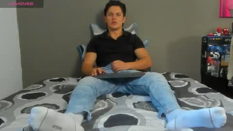 Snapshot of julian_wallace1 chatting on 06.11.26 julian_wallace1 online show from 06.11.26