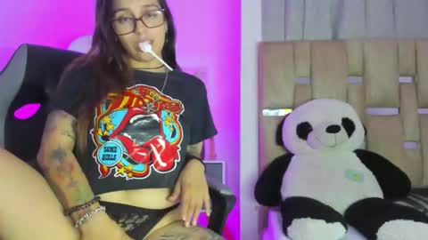 Snapshot of julianacarter chatting on 09.16.25 JulianaCarter online show from 09.16.25