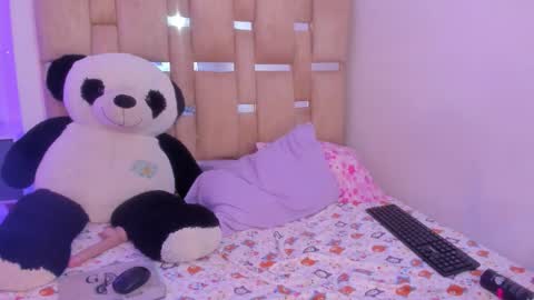 Snapshot of julianacarter chatting on 11.29.25 JulianaCarter online show from 11.29.25