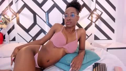 Snapshot of julianaross_ chatting on 01.07.26 online show from 01.07.26