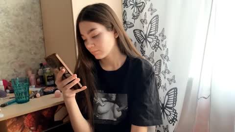 Viola online show from 02.25.26