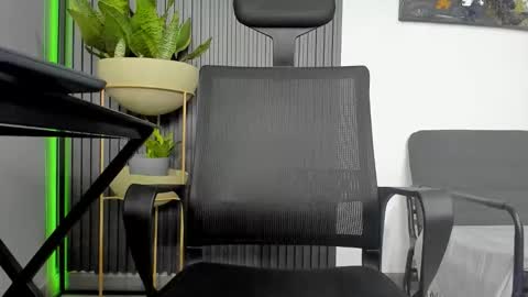 Julian online show from 03.05.26