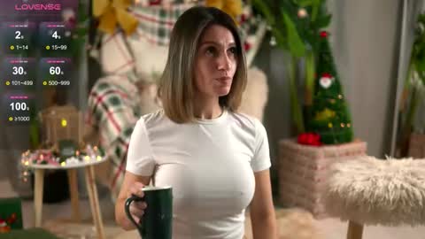 Snapshot of juliarichard chatting on 12.18.25 Julie online show from 12.18.25